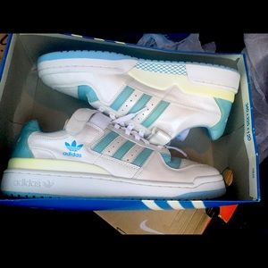 Vintage adidas forum low wearable with original box